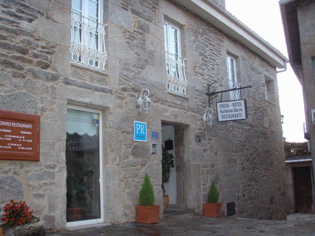 Hotel Caldelas Sacra-Pension Rustica 3 Estrellas Castro Caldelas Exterior foto